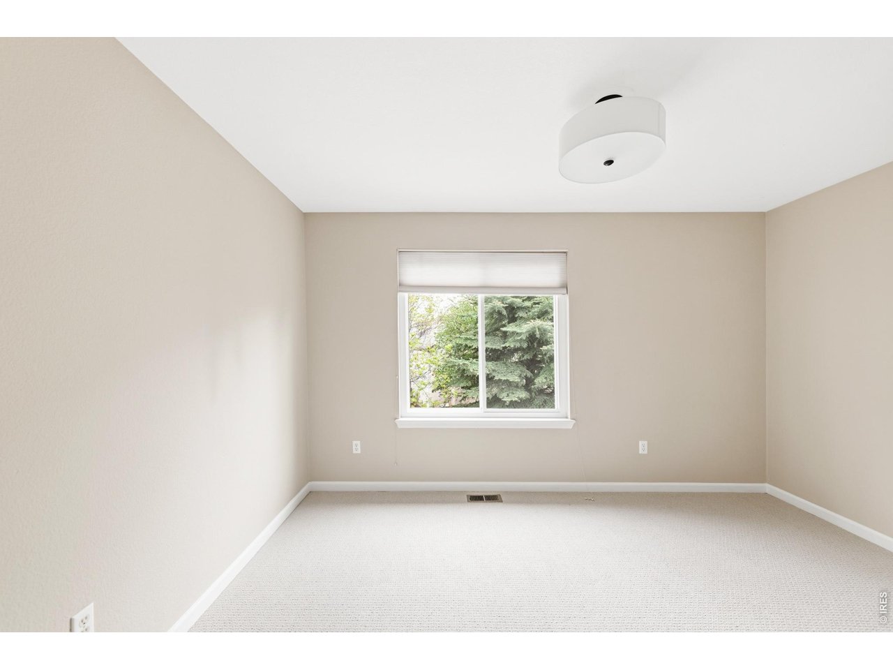 728 Orchard Dr