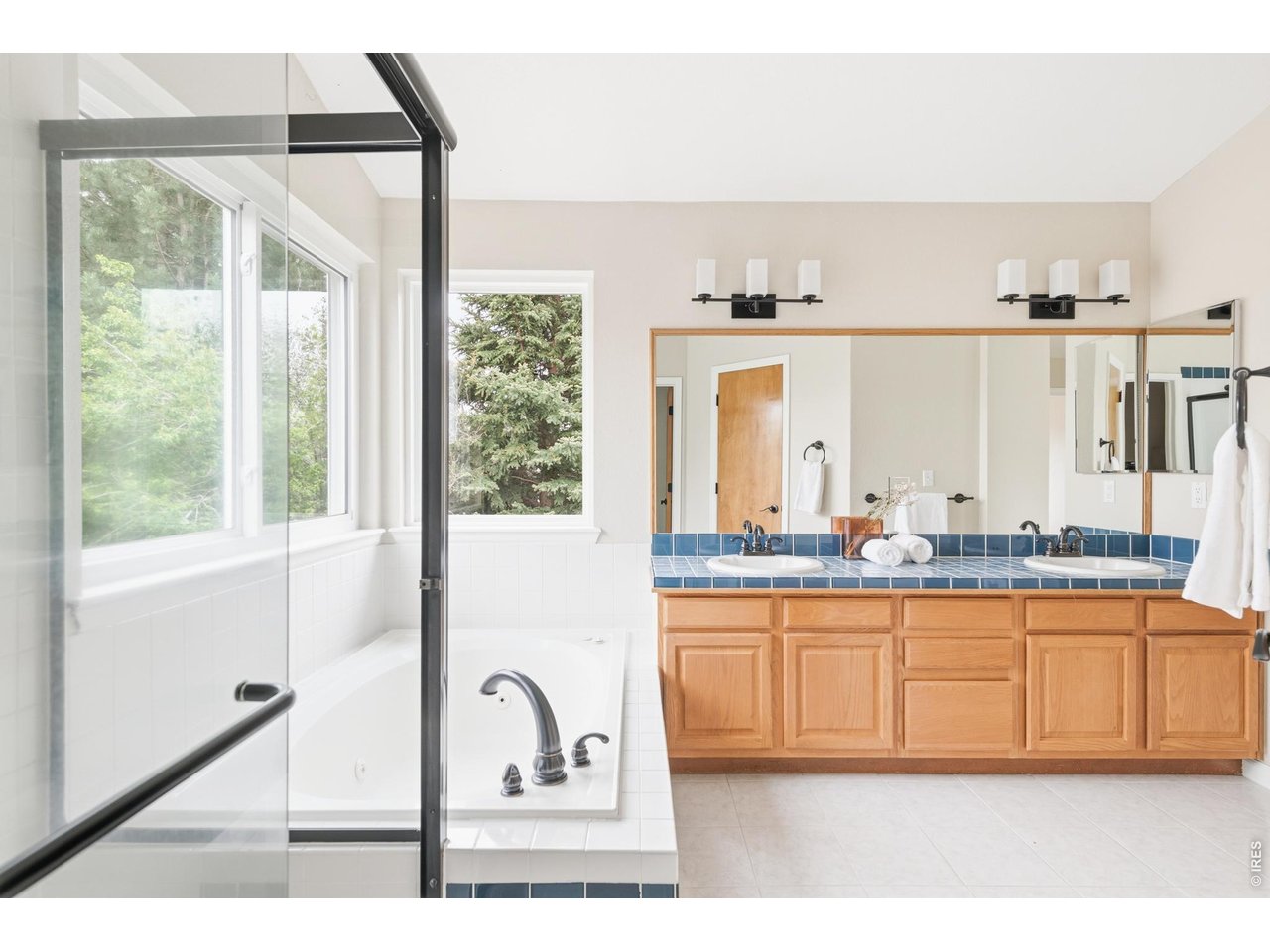 728 Orchard Dr