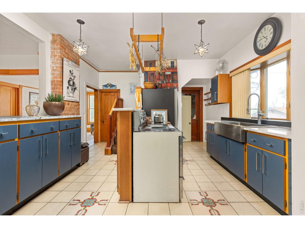 251 Gay St