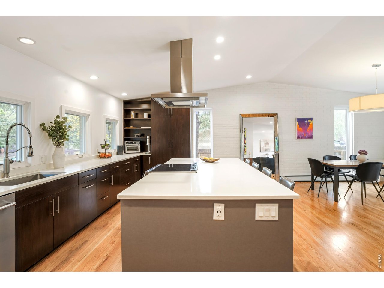 200 Mohawk Dr