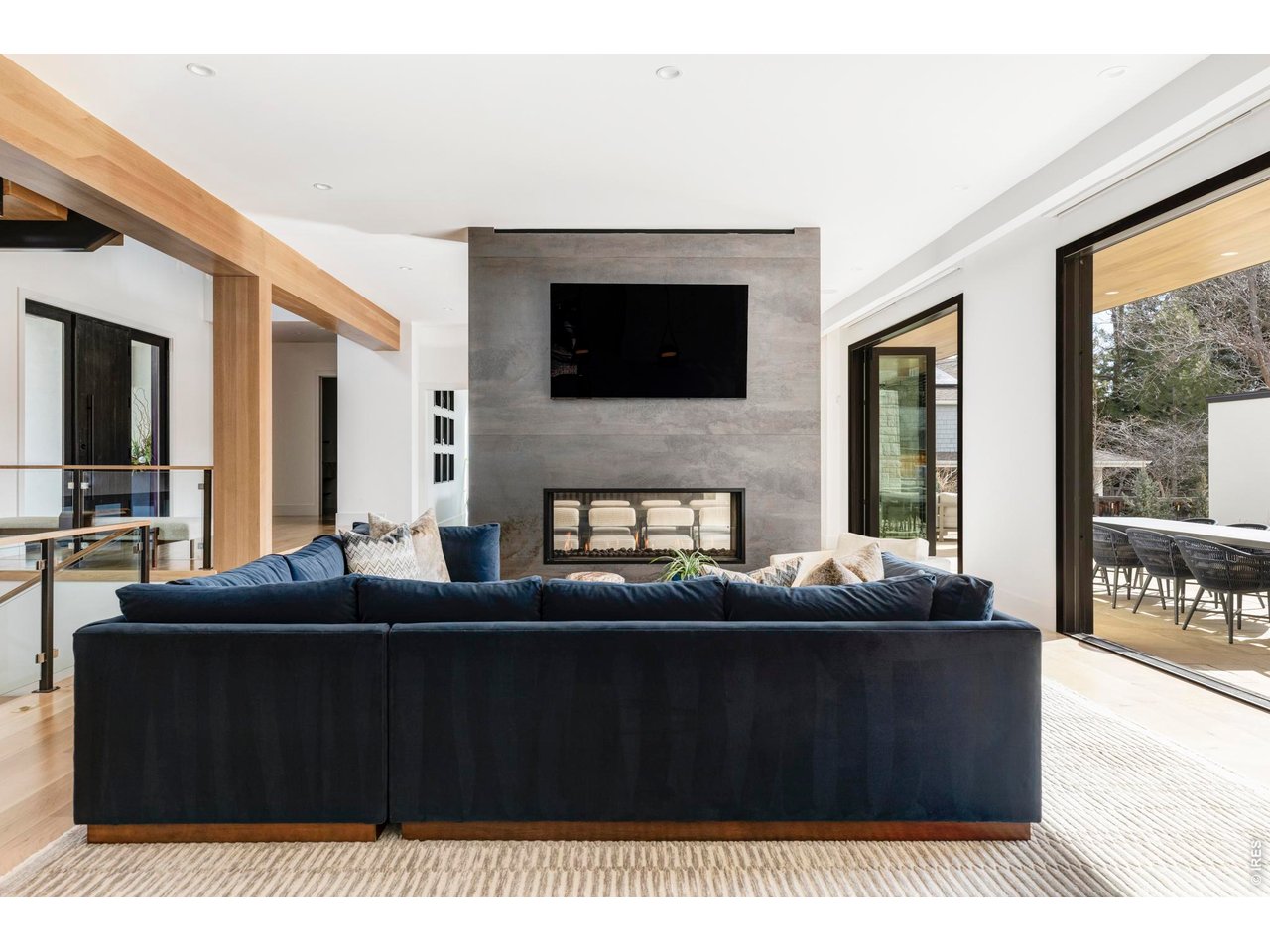 706 Juniper Ave