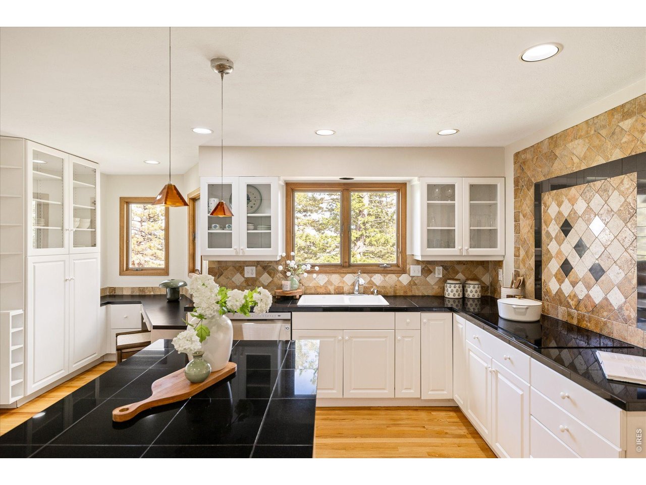 124 Deer Trail Cir