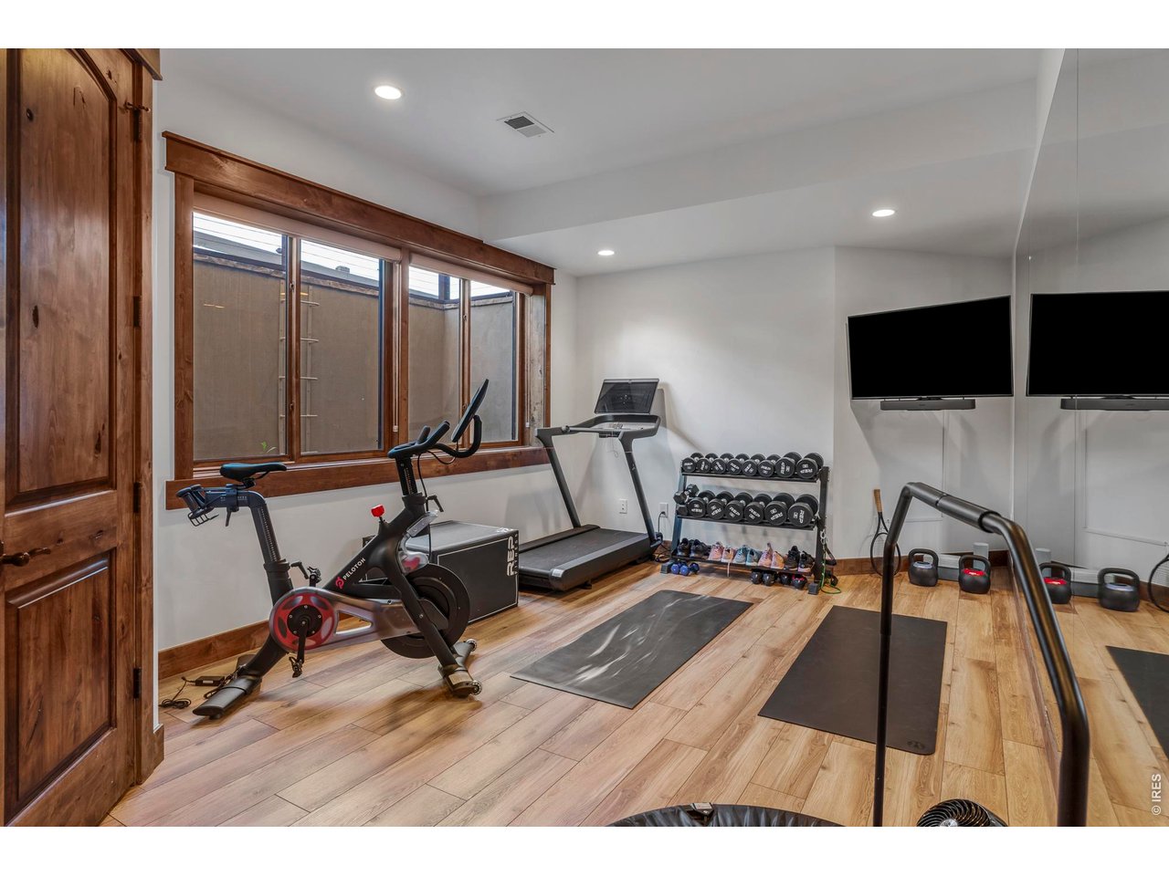 617 Corona Ct