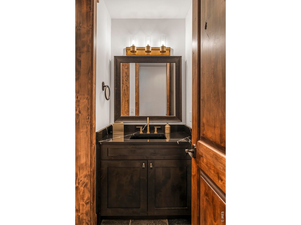 617 Corona Ct