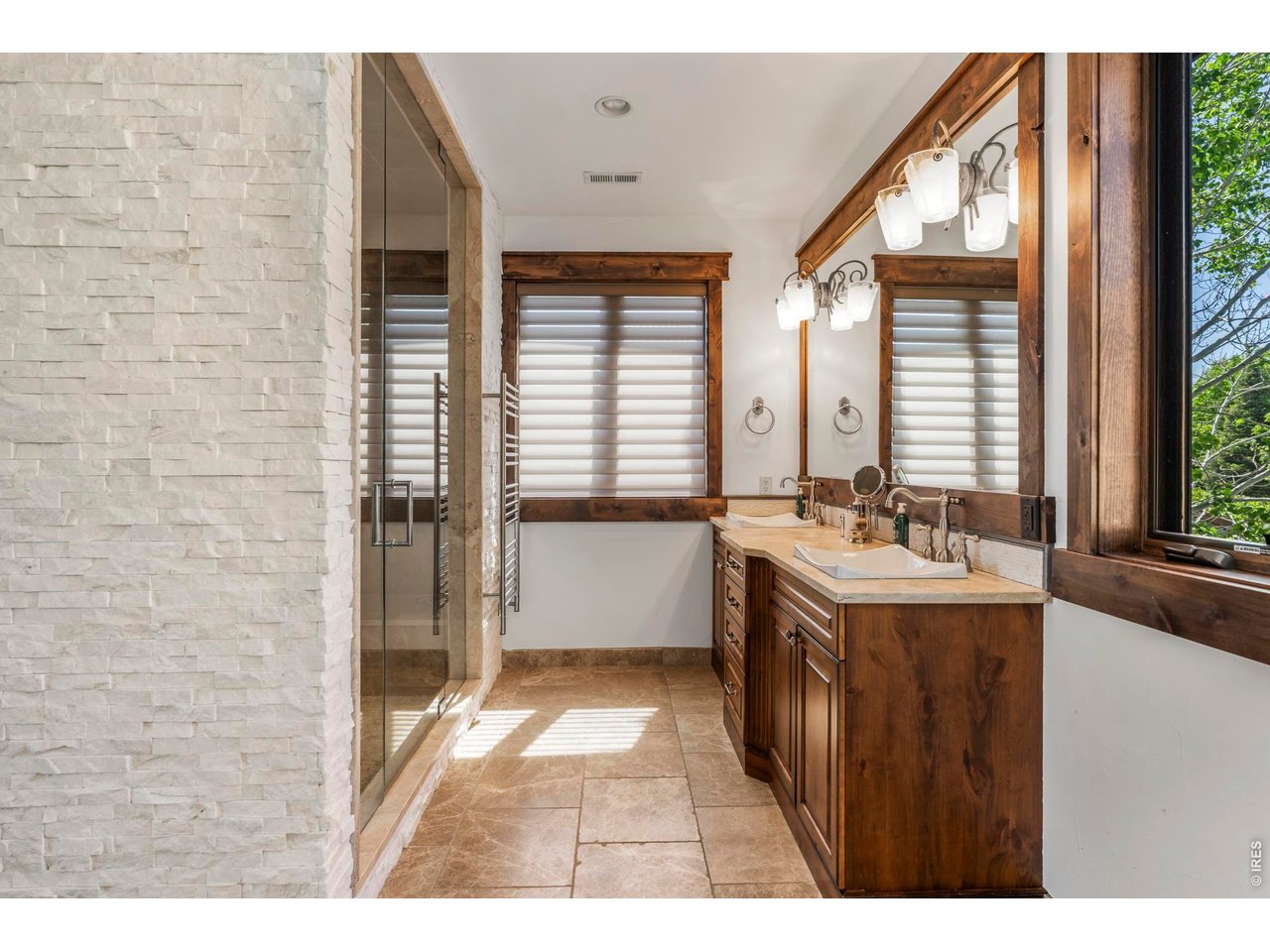 617 Corona Ct