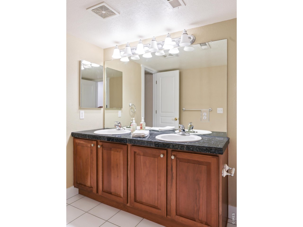 2954 Shoshone Trl
