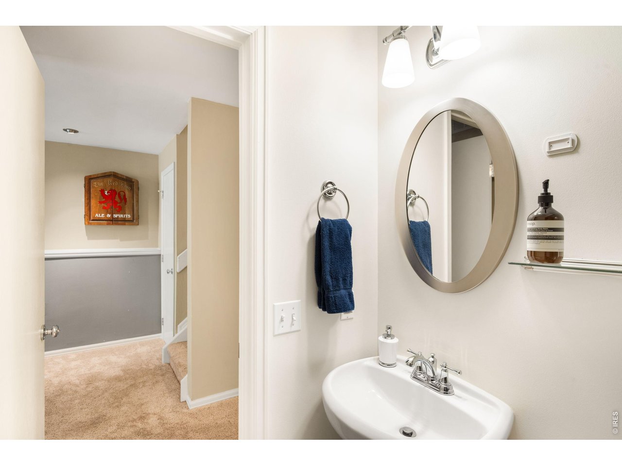 77 Genesee Ct
