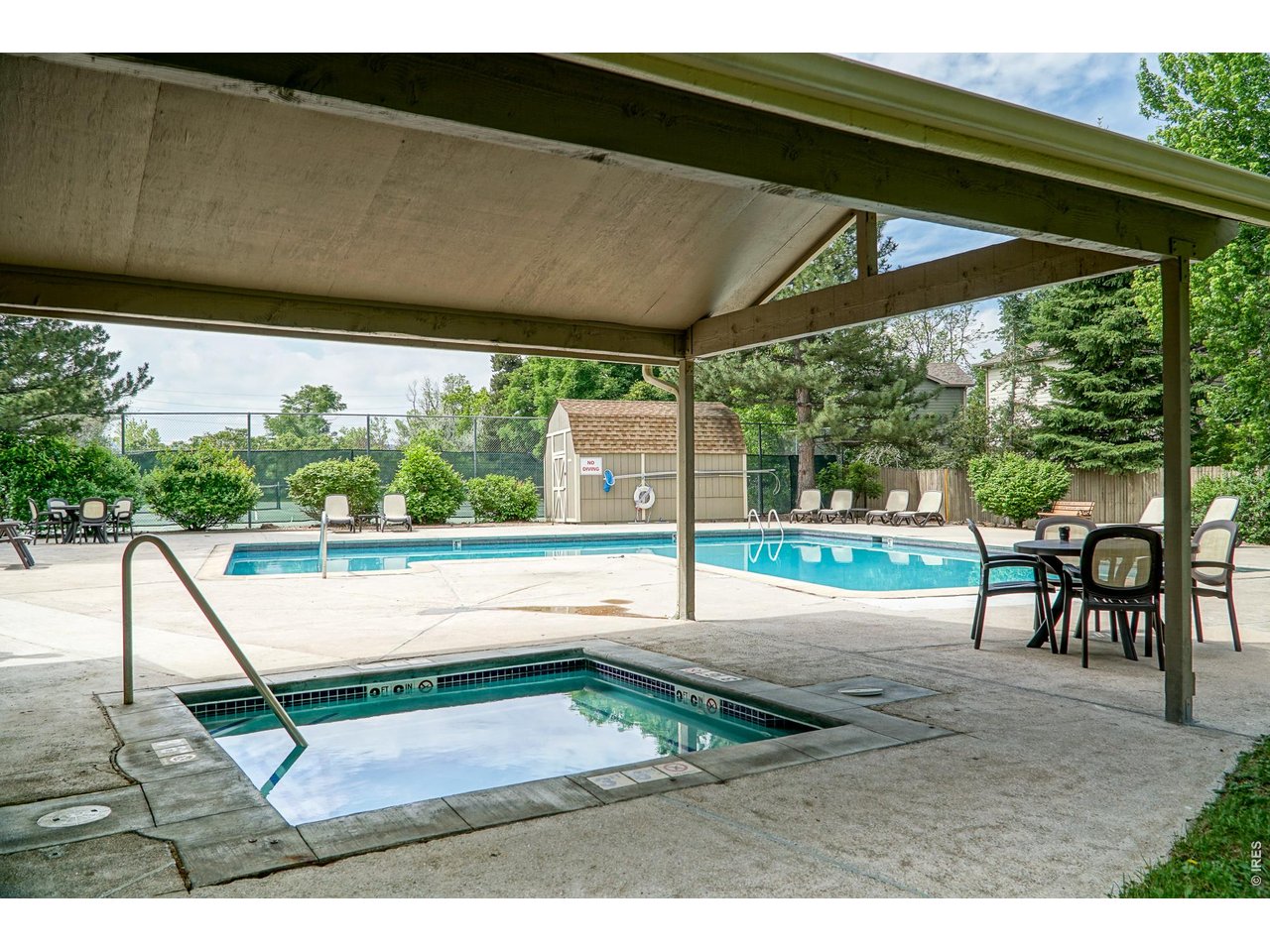 77 Genesee Ct