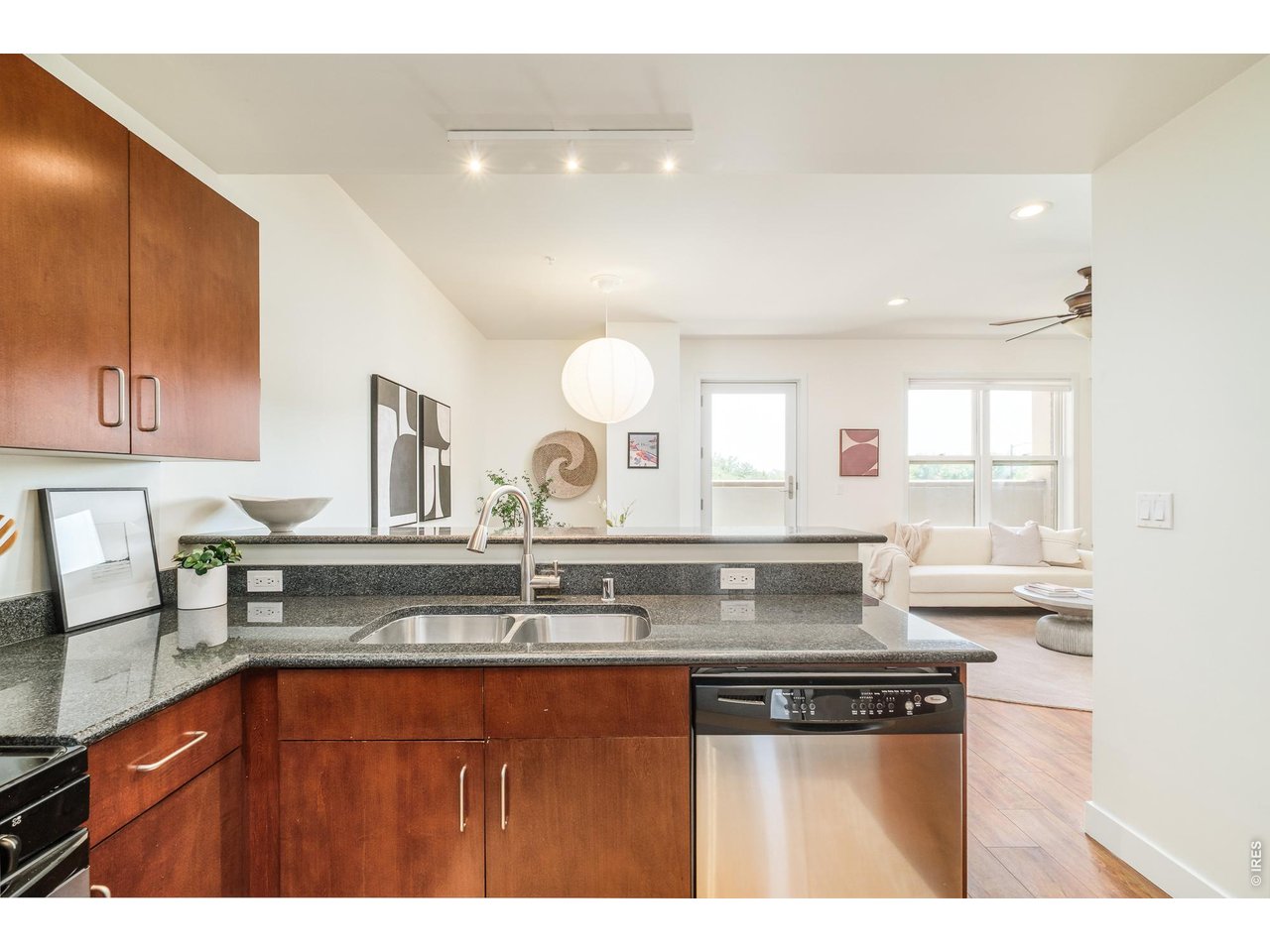 3601 Arapahoe Ave 216