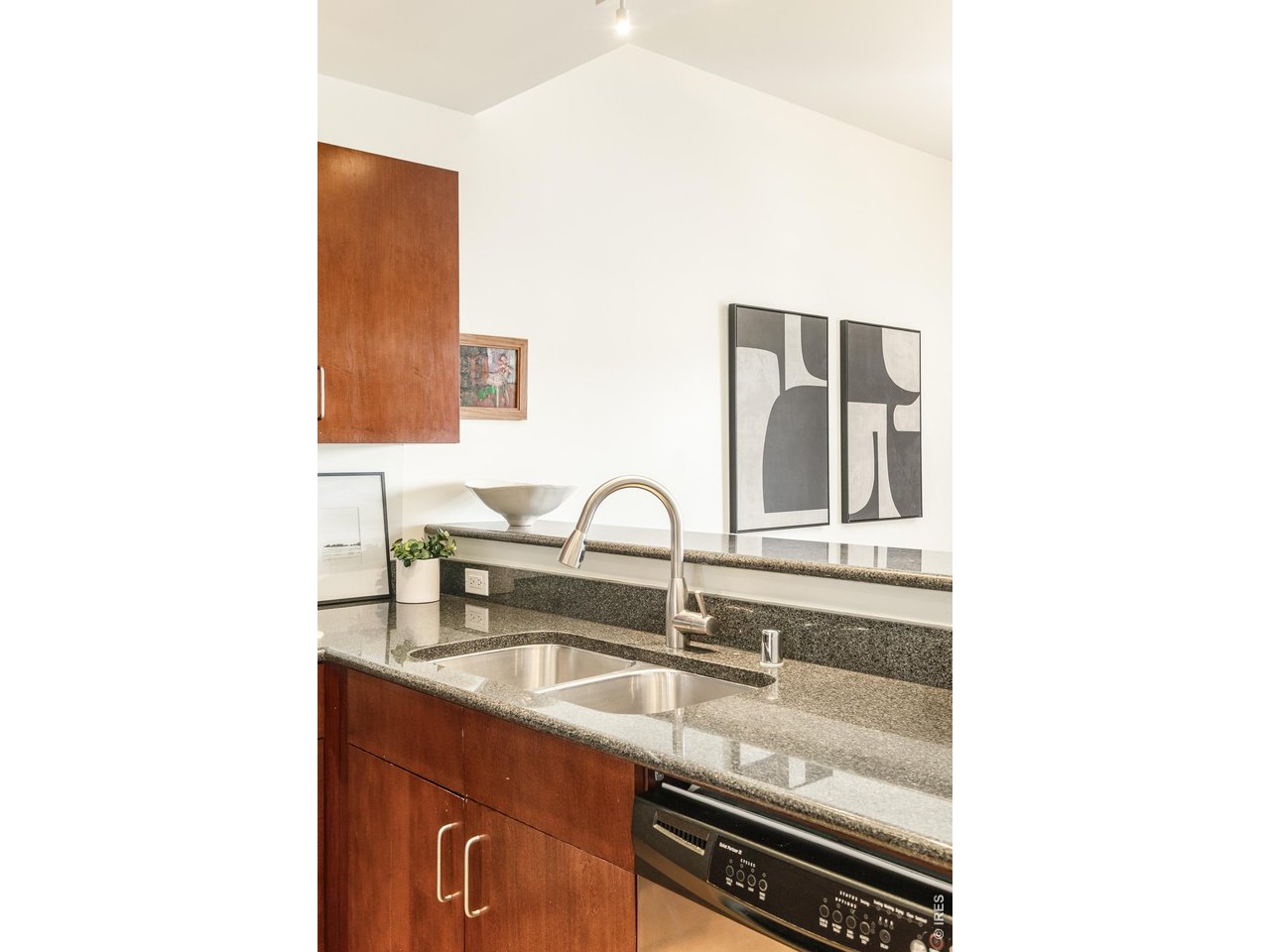 3601 Arapahoe Ave 216