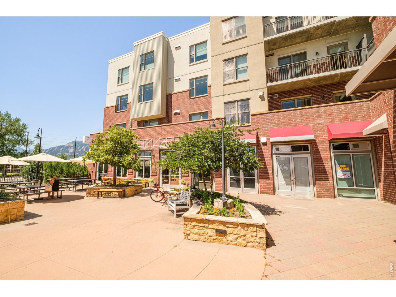 3601 Arapahoe Ave 216