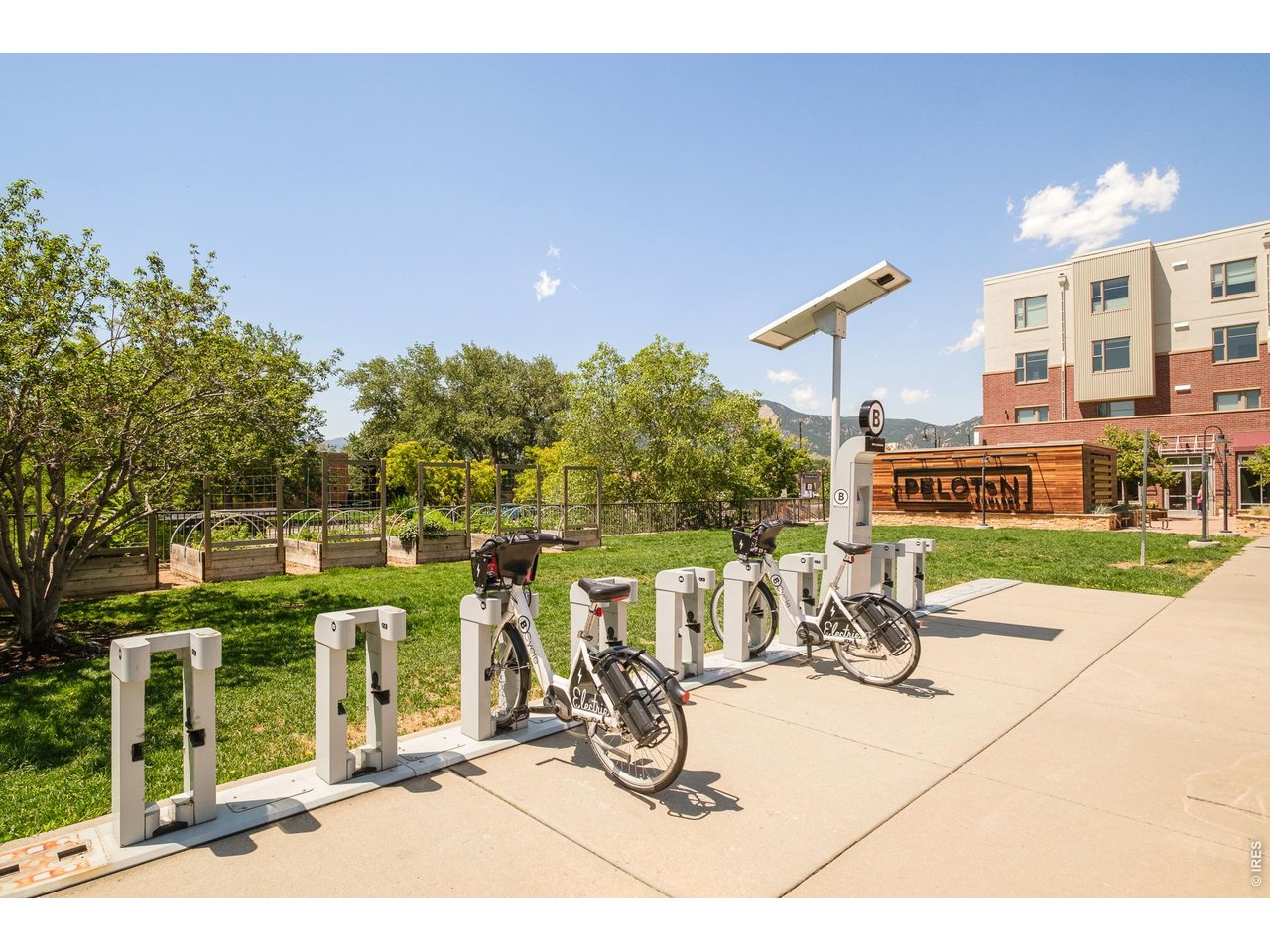3601 Arapahoe Ave 216
