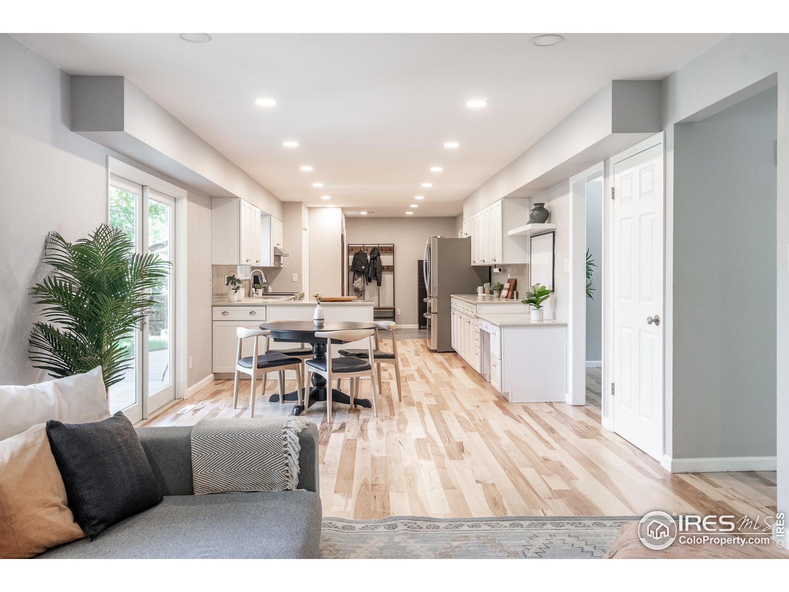 7357 Glacier View Rd