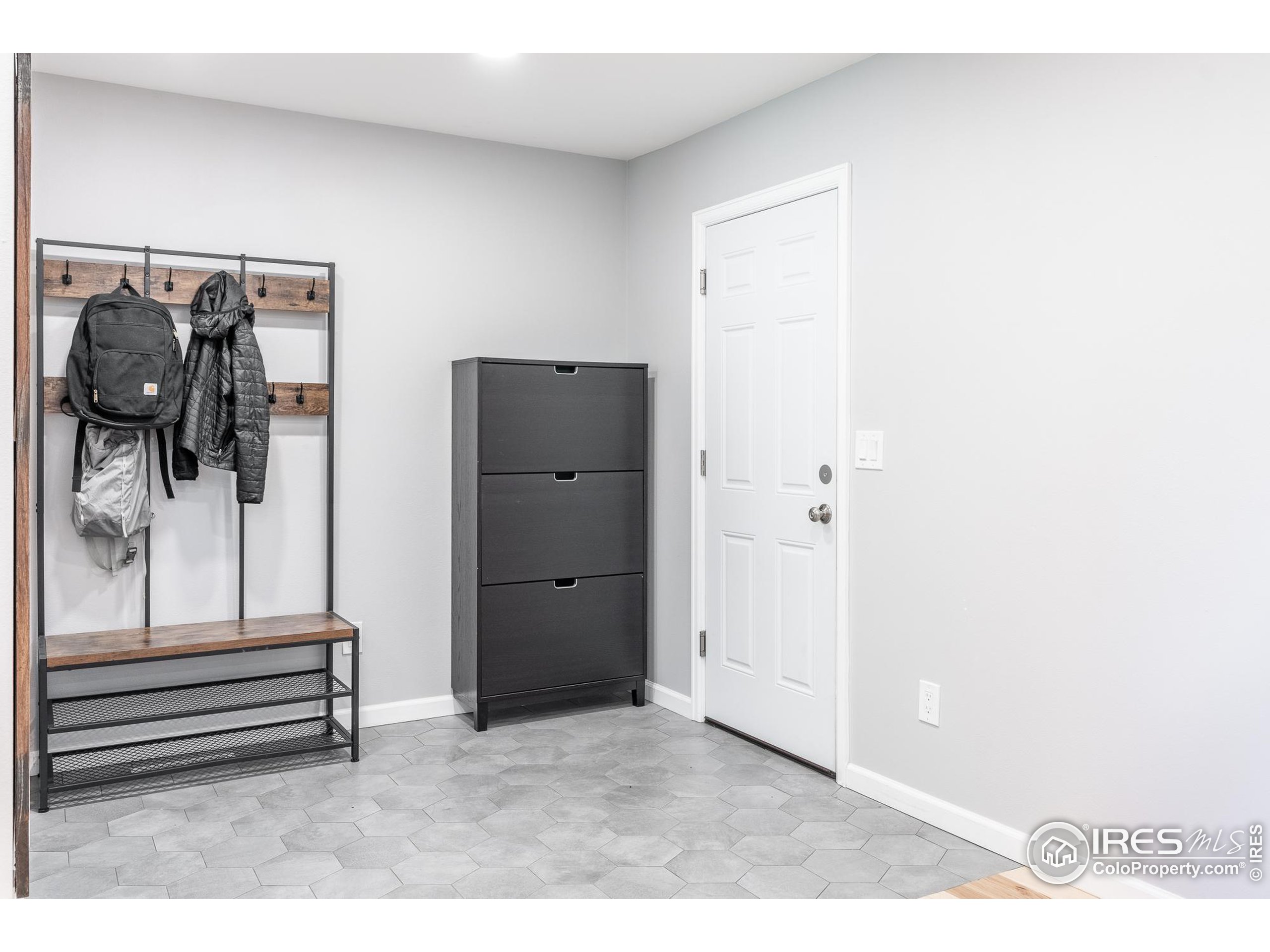 7357 Glacier View Rd