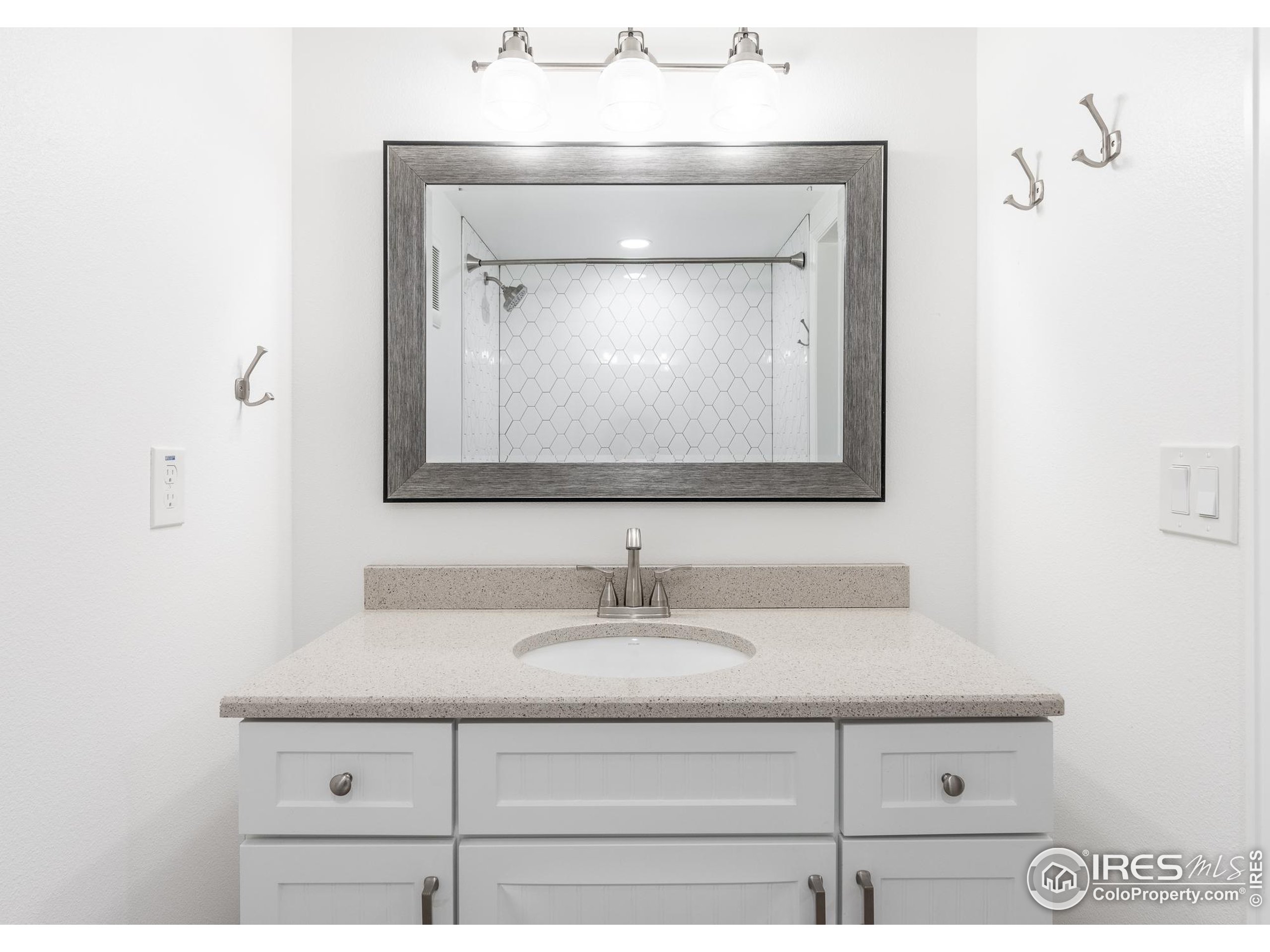 7357 Glacier View Rd