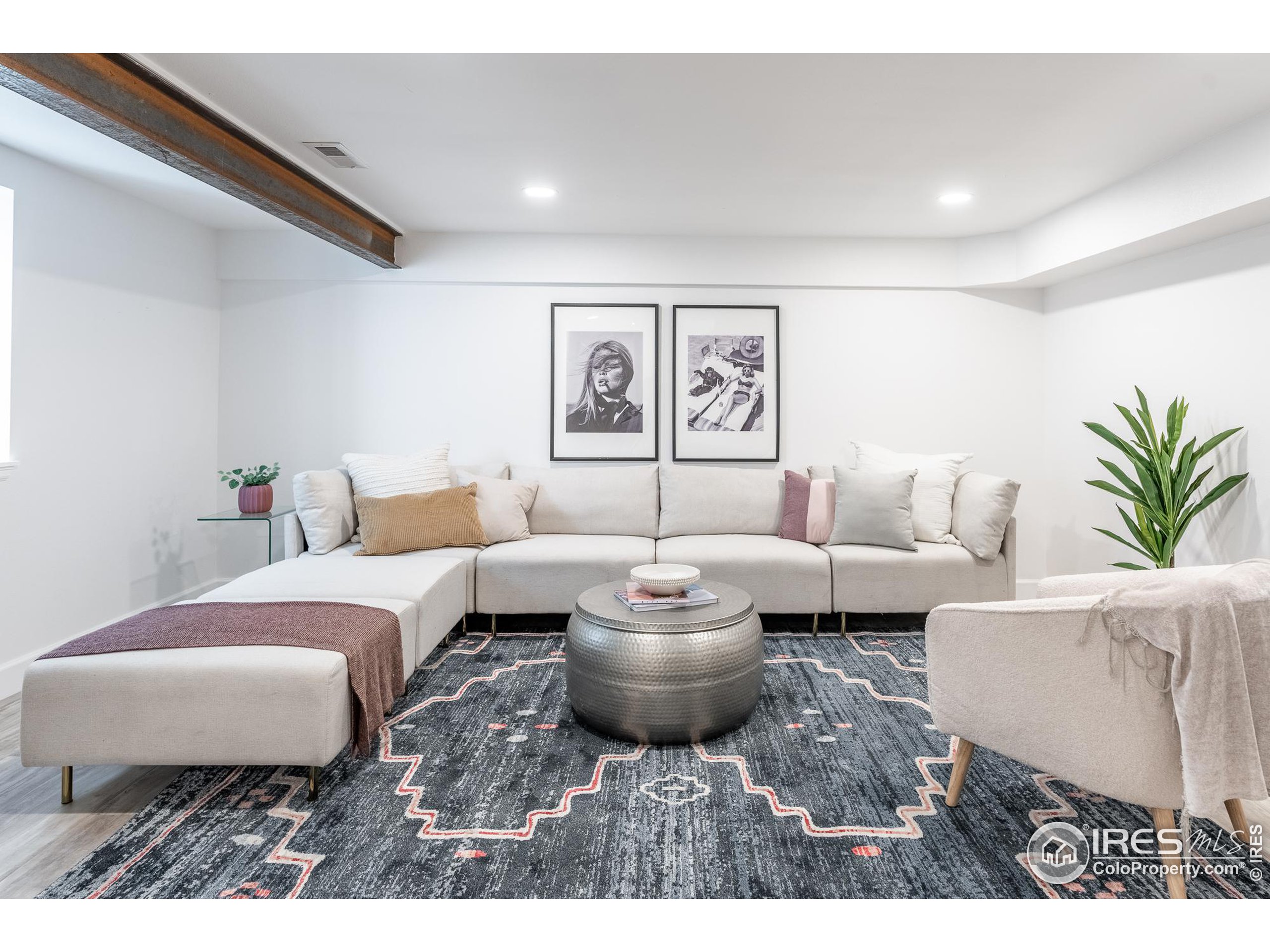 7357 Glacier View Rd