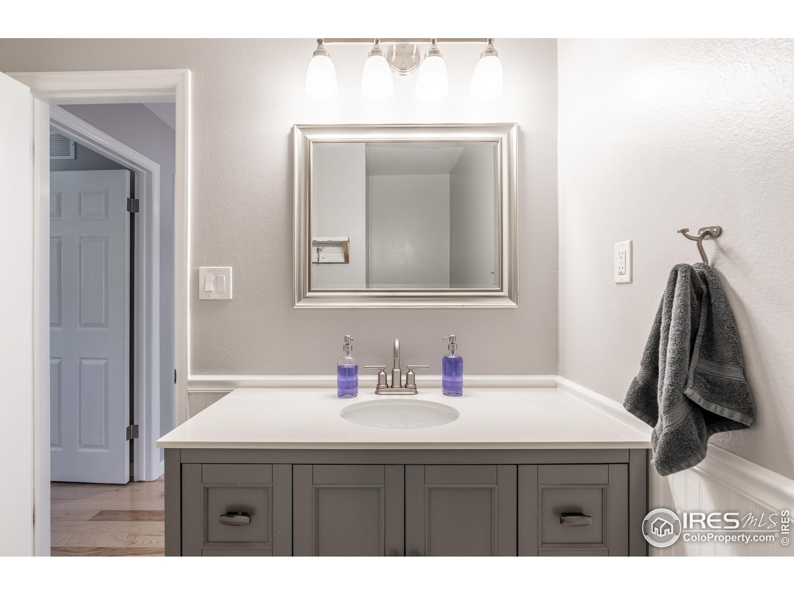 7357 Glacier View Rd