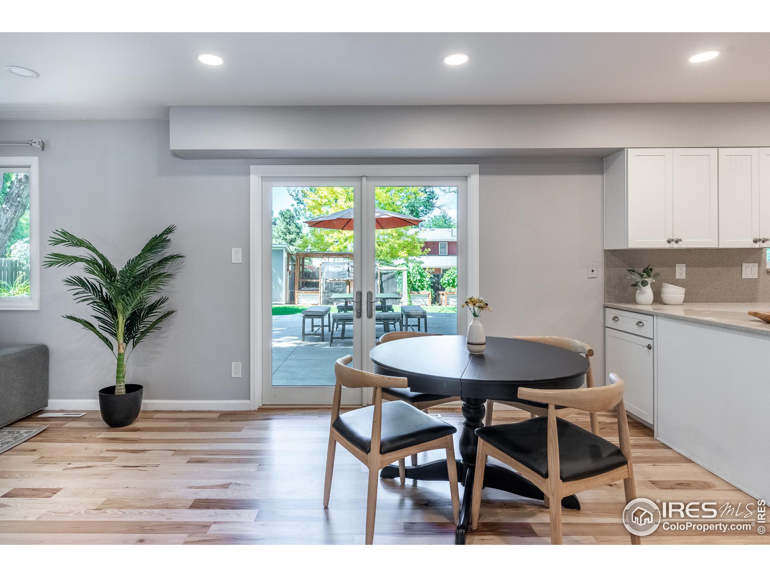 7357 Glacier View Rd