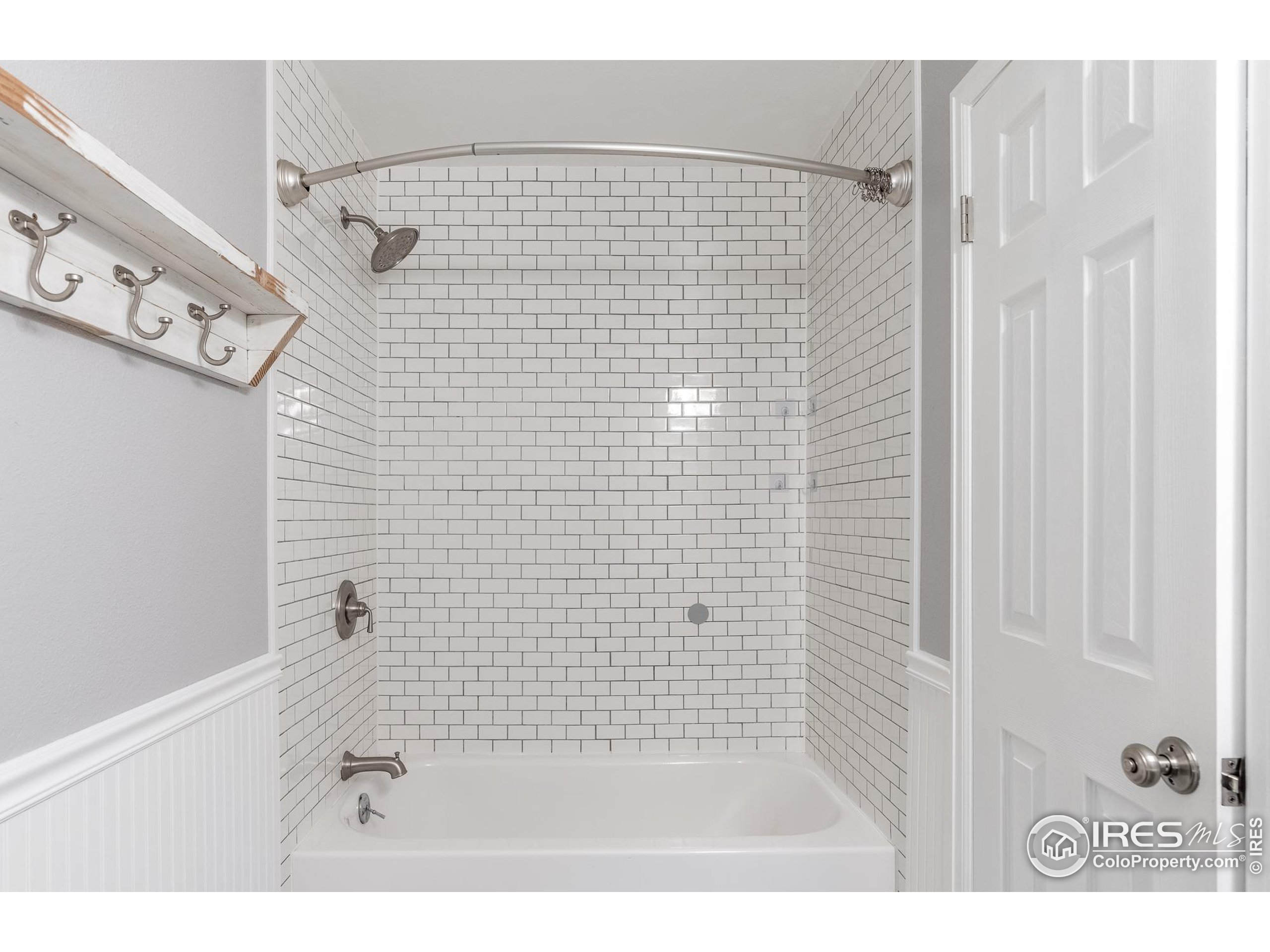 7357 Glacier View Rd