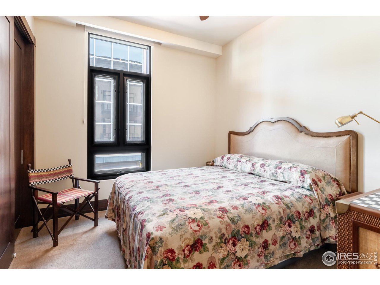 1077 Canyon Blvd Unit: 201