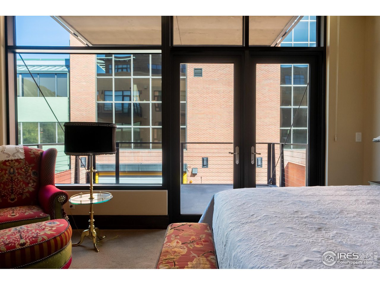 1077 Canyon Blvd Unit: 201