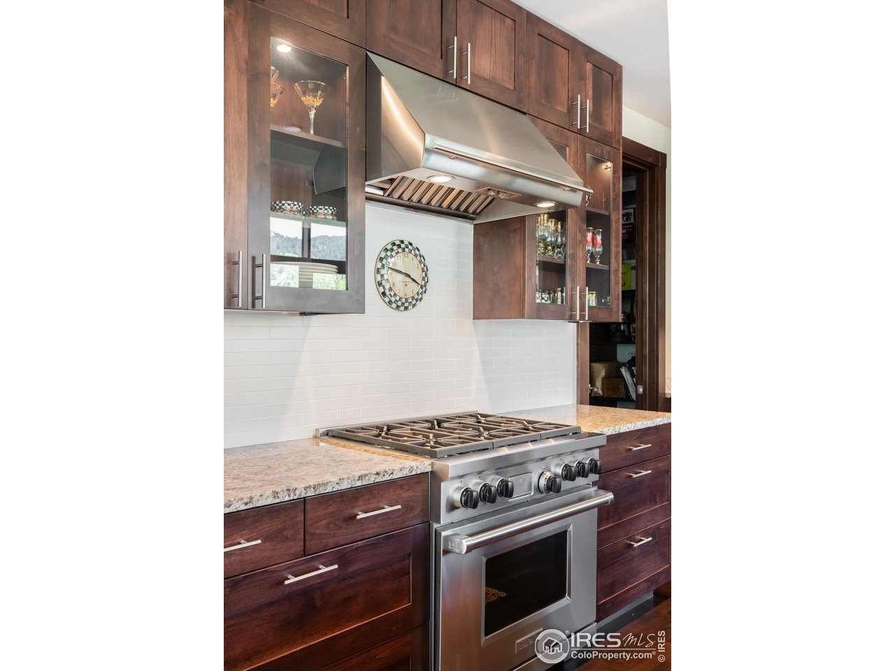 1077 Canyon Blvd Unit: 201