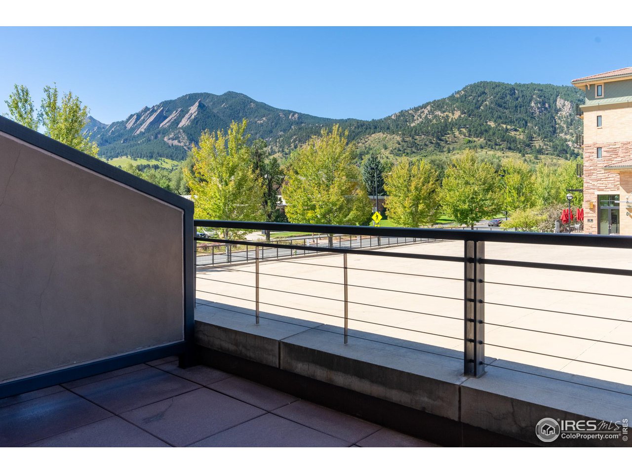 1077 Canyon Blvd Unit: 201