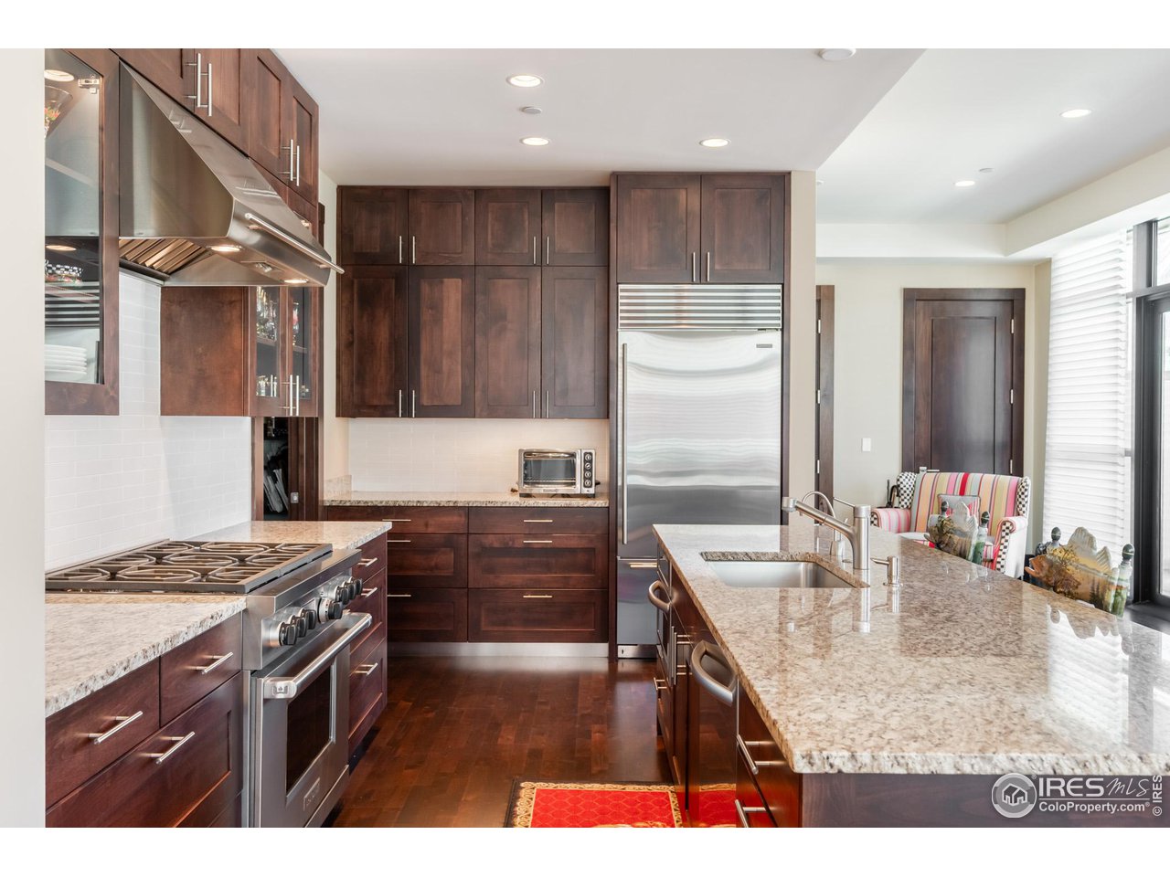 1077 Canyon Blvd Unit: 201