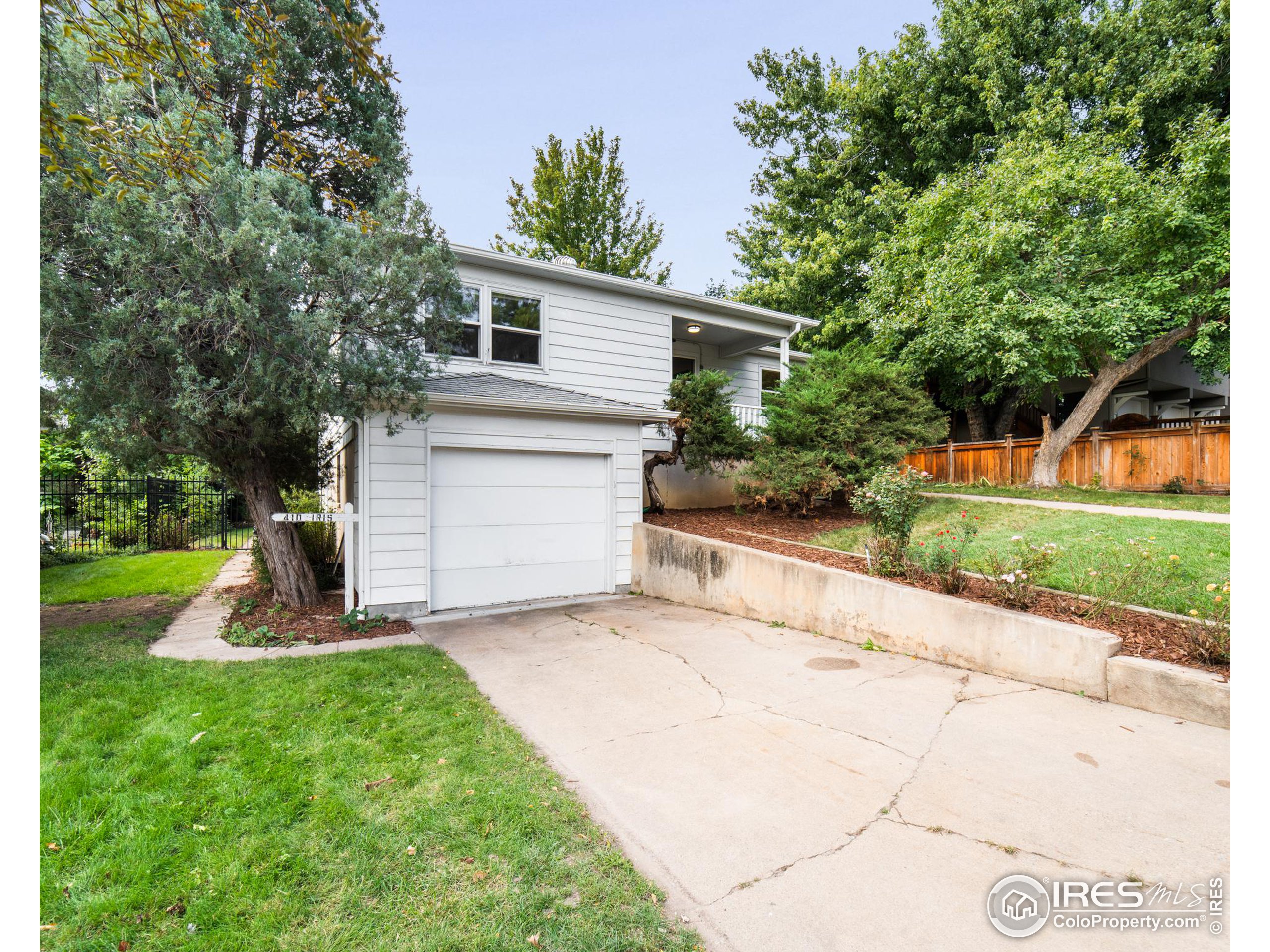 410 Iris Ave