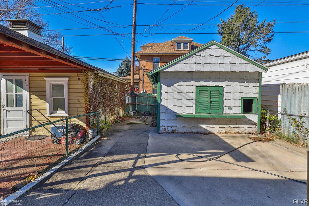 1103 Maple Street
