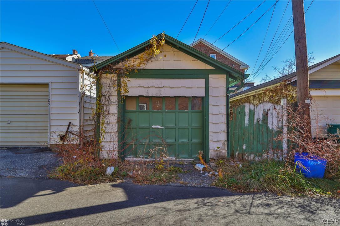 1103 Maple Street