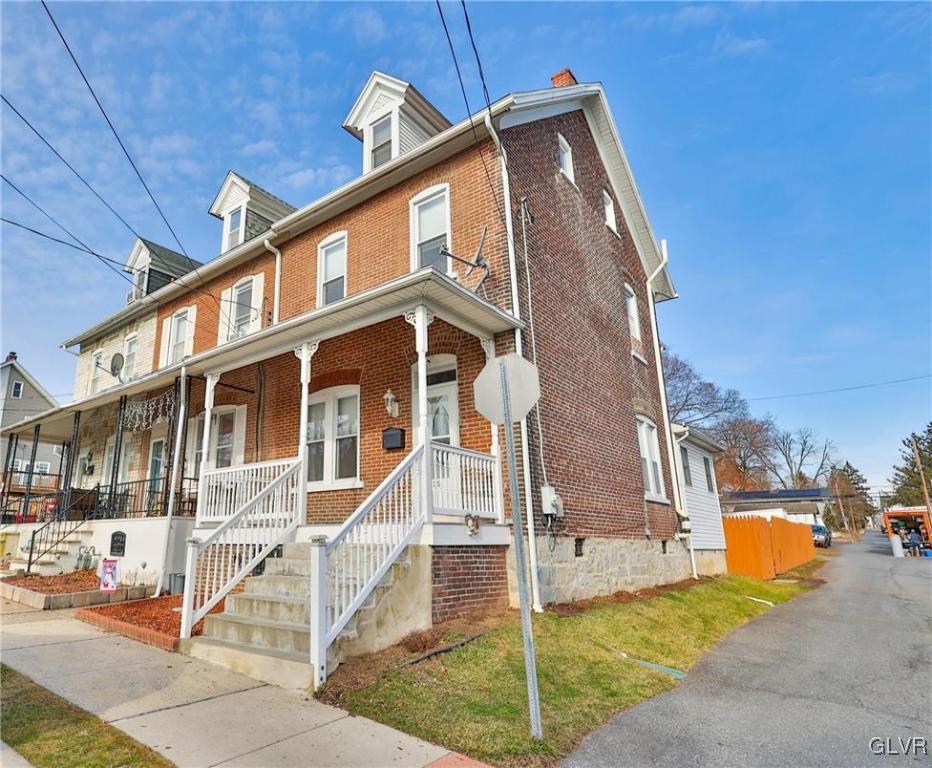 322 Peach Street