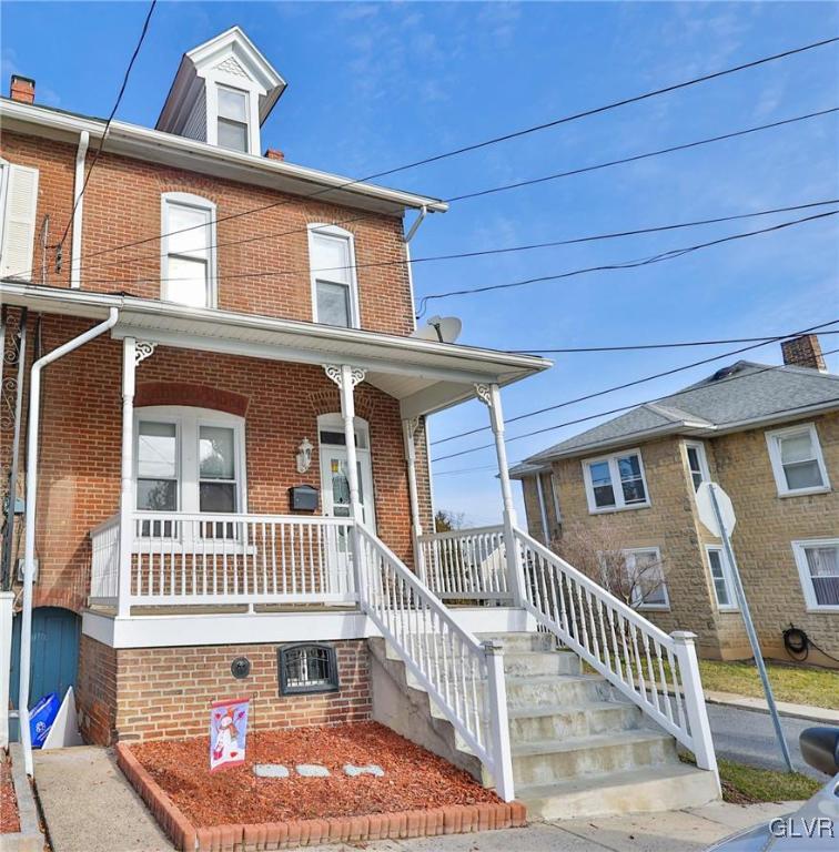 322 Peach Street