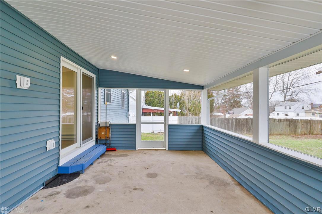 215 East Lynnwood Street