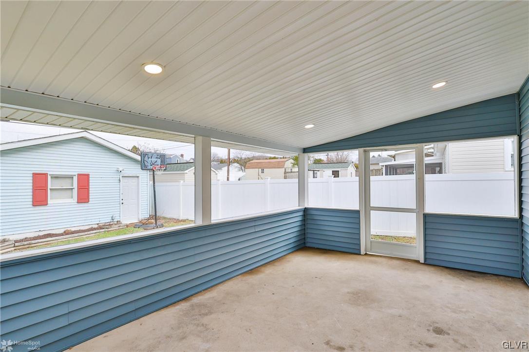 215 East Lynnwood Street