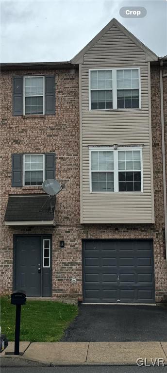 2430 Gillian Lane