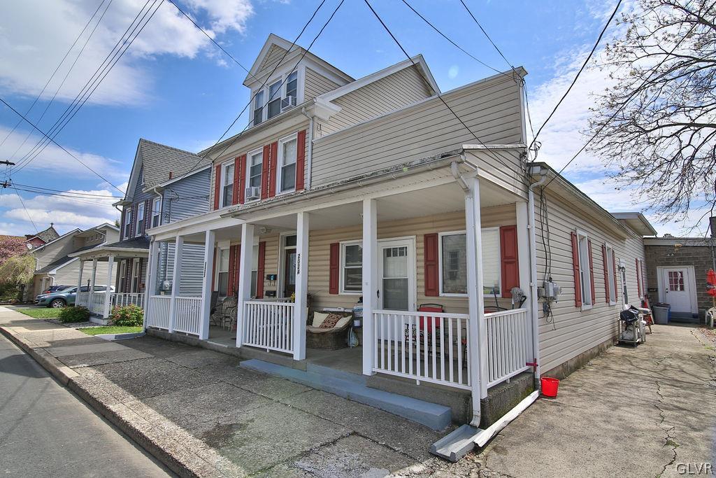 2022 Forest Street