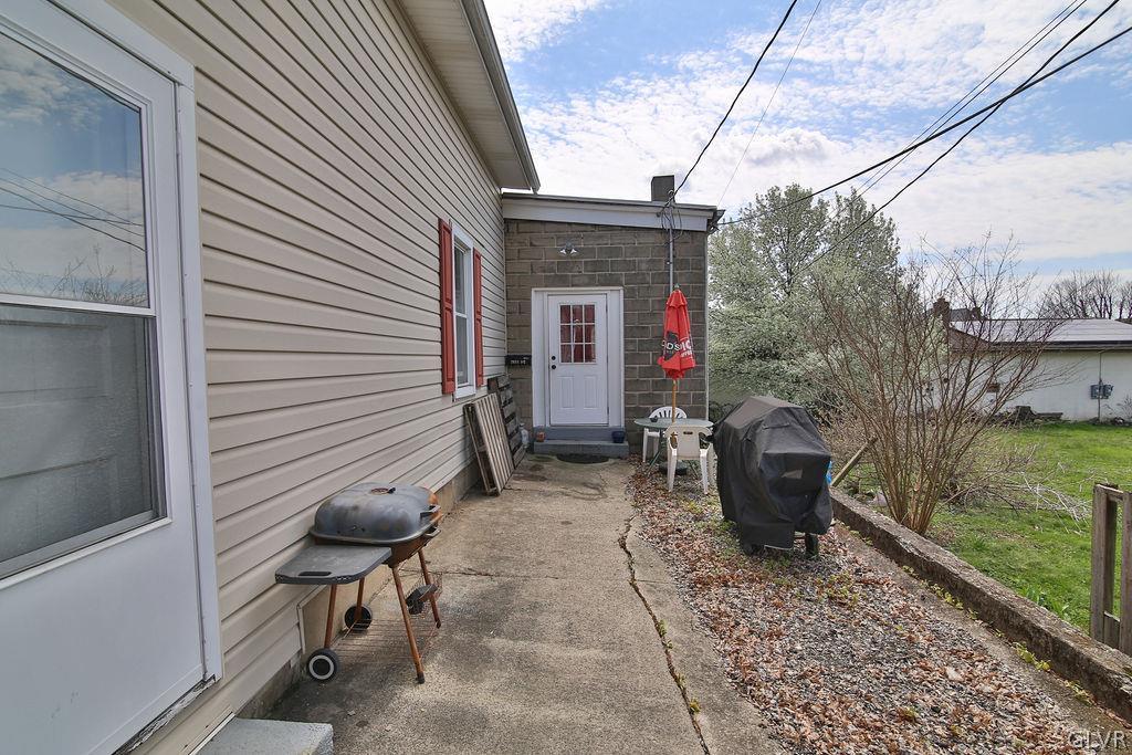 2022 Forest Street