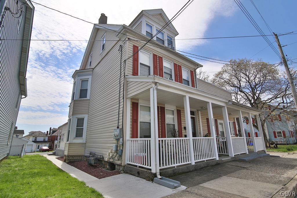 2022 Forest Street