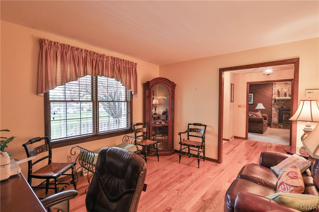 4300 Primrose Lane
