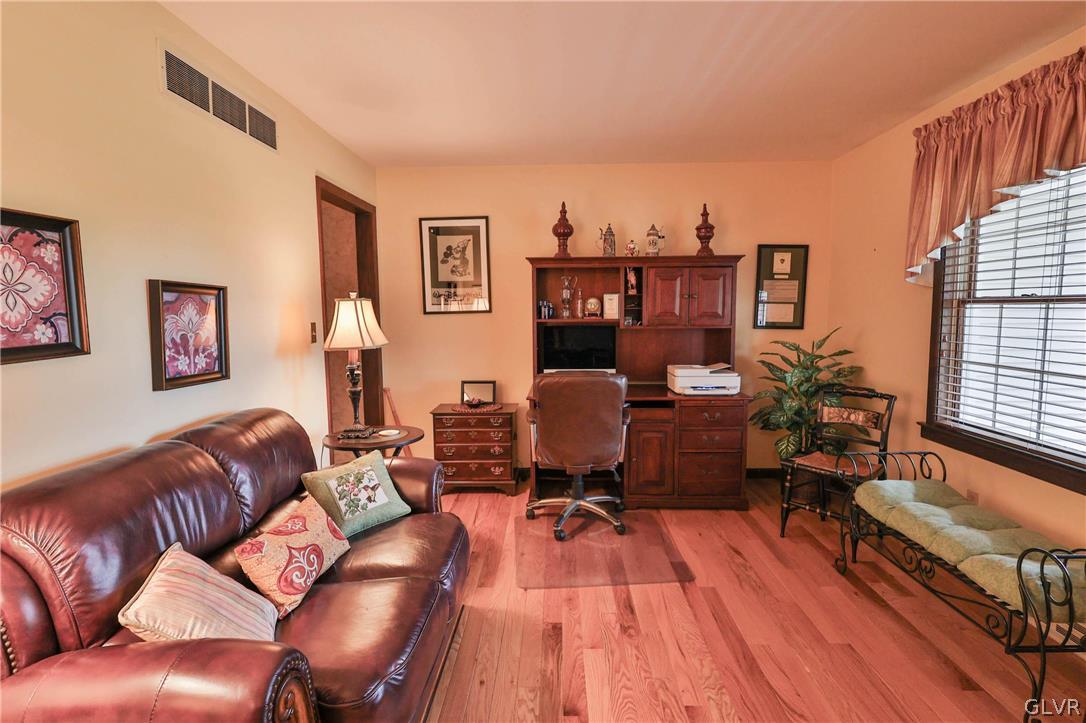 4300 Primrose Lane