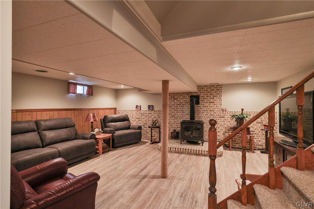 4300 Primrose Lane