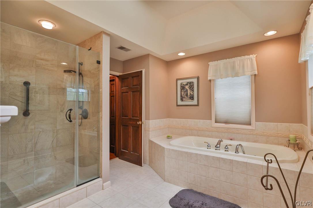 4300 Primrose Lane