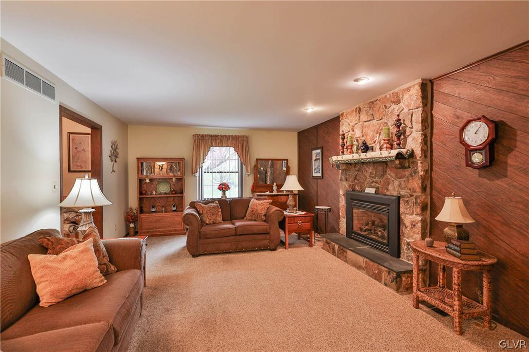 4300 Primrose Lane