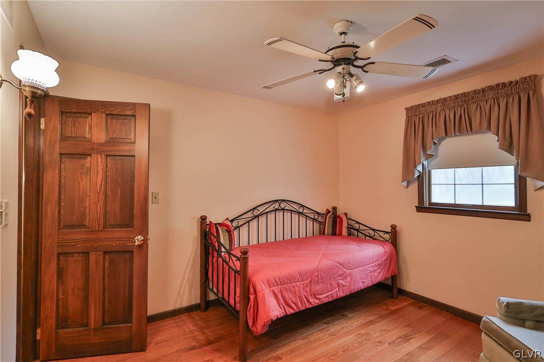 4300 Primrose Lane