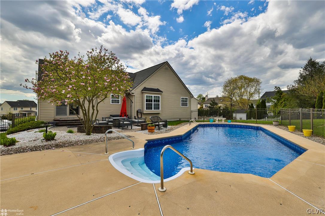4540 Bank Circle