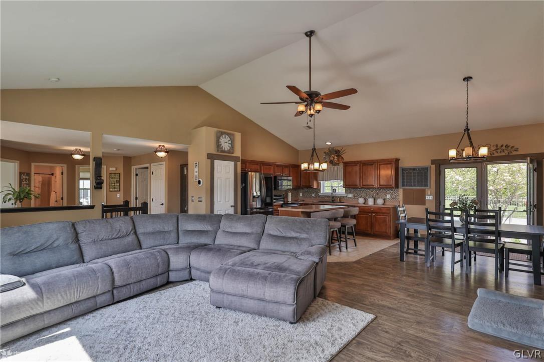 4540 Bank Circle