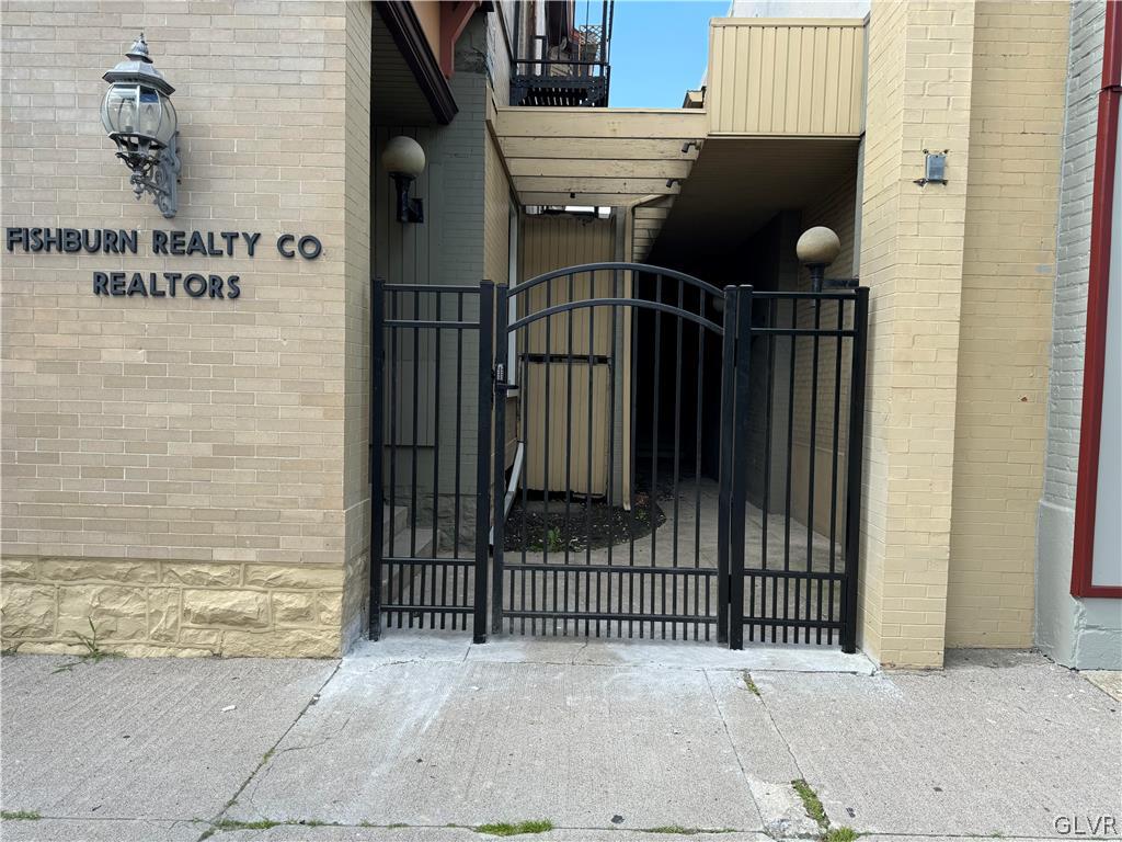 316 West Broad Street 1