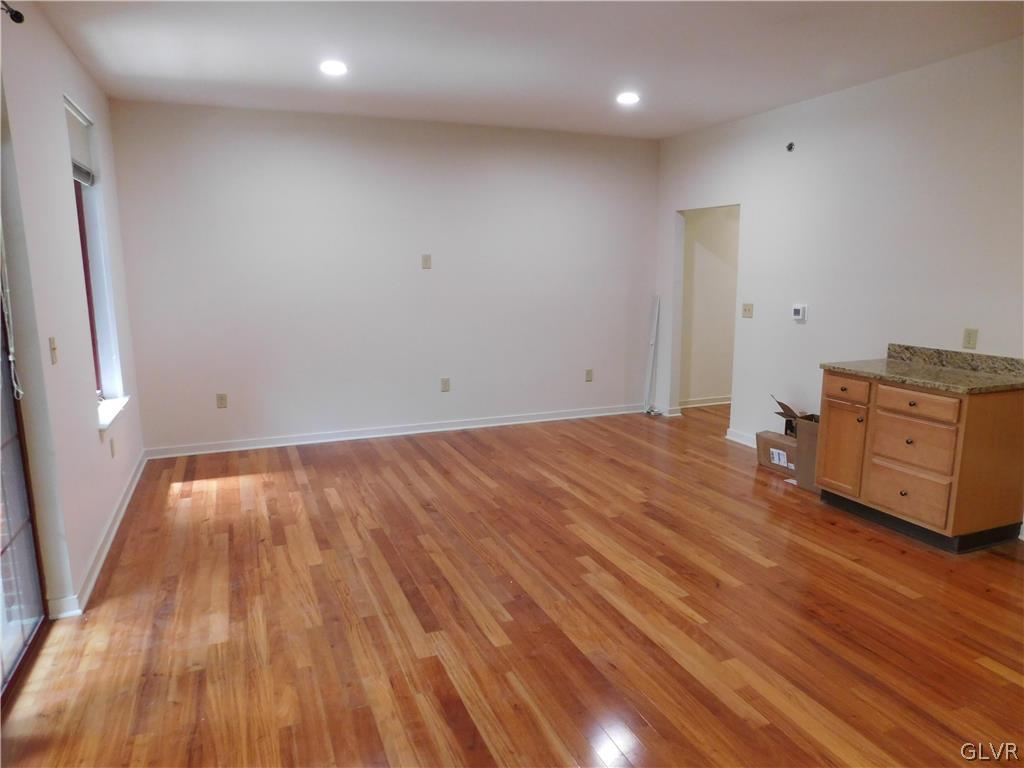 11 West 2nd Street 212