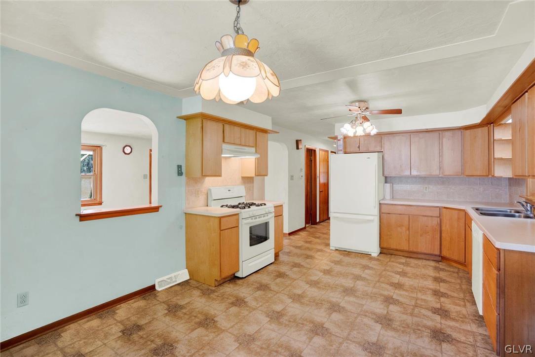 76 Blue Rocks Road